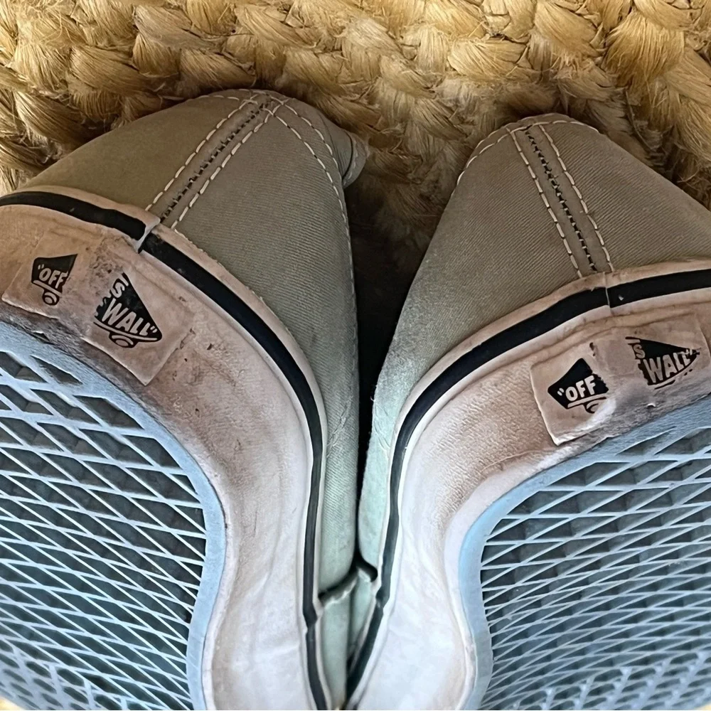 Vans RARE Men's Authentic Low-Top Sneakers in Sage Olive Green leather laces - Picture 6 of 6